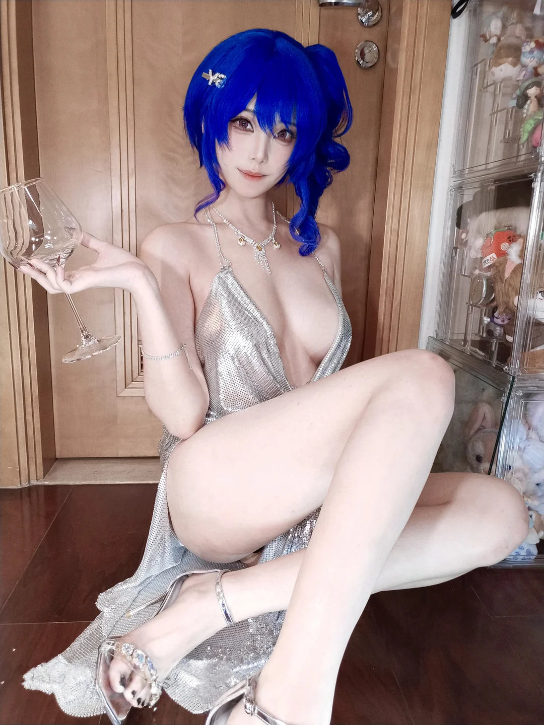 蜜汁猫裘_碧蓝航线·圣路易斯_礼服自拍_16P,1V_1_23GB tg@simisebaisi 【丝足阁】008.webp